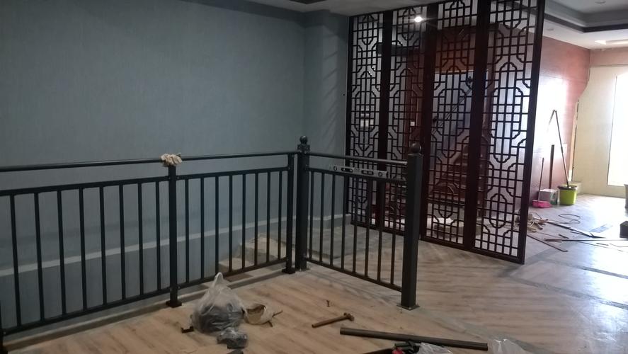 匠心筑栏，诚信立本——记张波与金属护栏铁艺的创业之路