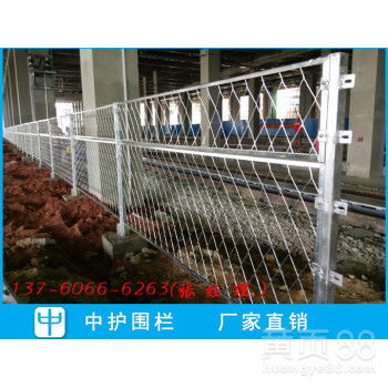 “四会工地金属网护栏埋立柱式可定制鱼塘绿色包胶铁丝网围栏”，